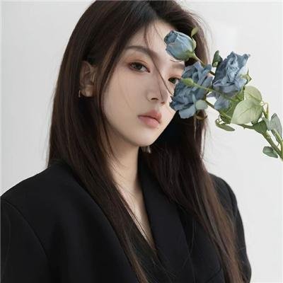 女军官与魔鬼海报